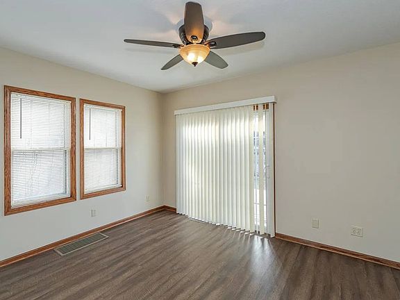 3rd image of 1226 1st St NW