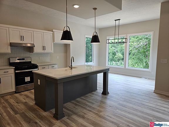4th image of 5258 Waterford Ave