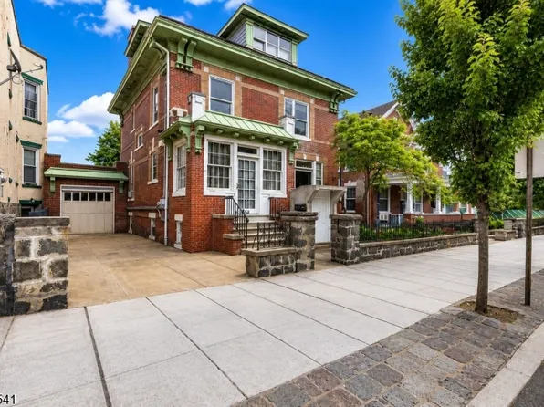 204 Palisade Ave, Union City, NJ 07087