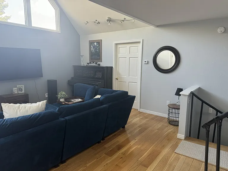 327 Virginia St — Photo 14