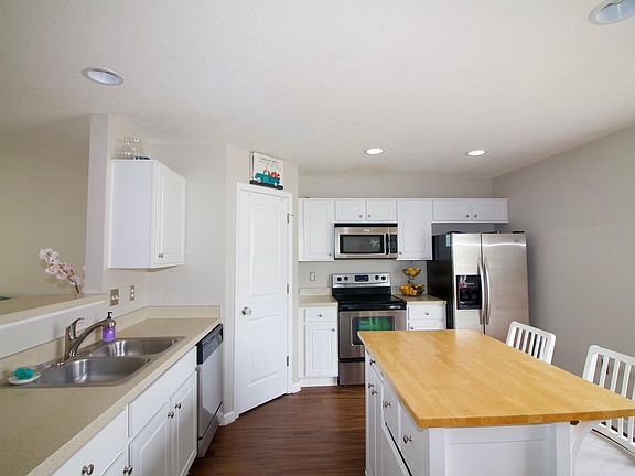 3rd image of 5295 Royal Arch Cascade Dr
