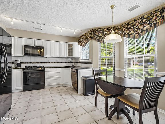 4th image of 65 Old Orchard Lane #1501