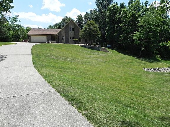 2nd image of 2323 Banberry Ct