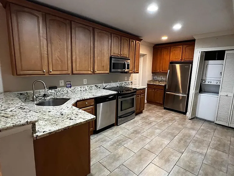 401 Commonwealth Ave #12A — Photo 7