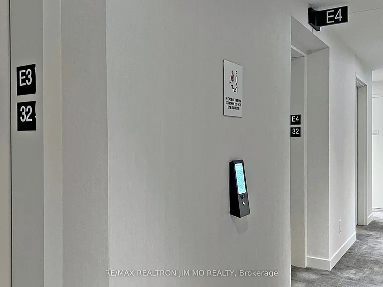3 Gloucester St #3205 — Photo 14