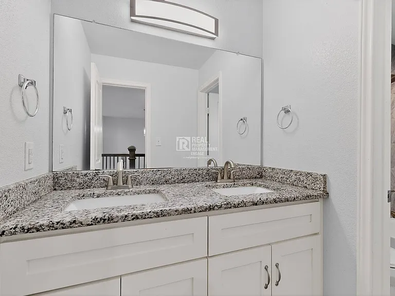 5838 Humbert Ave — Photo 30