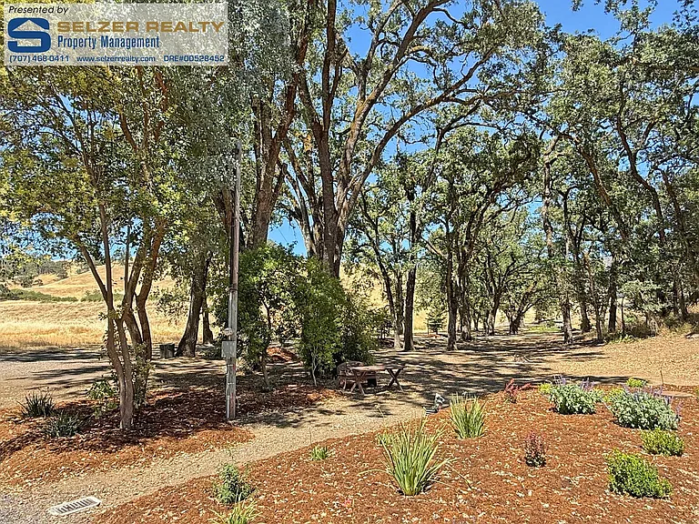 7299 S Highway 101 — Photo 11