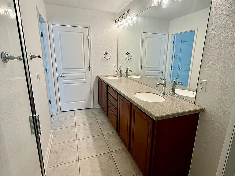 12722 Salomon Cove Dr — Photo 23