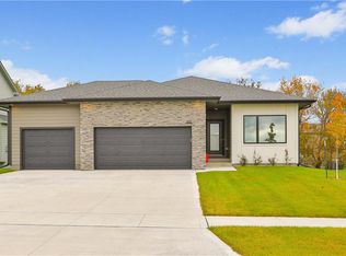 835 Northview Dr, Waukee, IA 50263