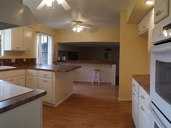 5th image of 1000 Bel Aire Dr