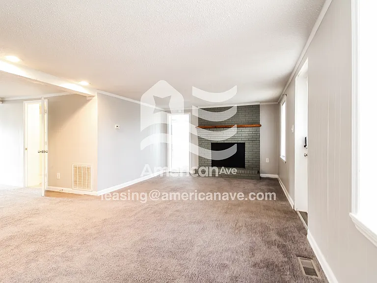 14266_004_living_room_14242148.jpg