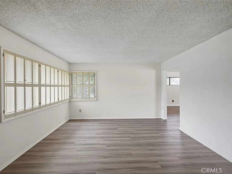 11803 Gerald Ave — Photo 8