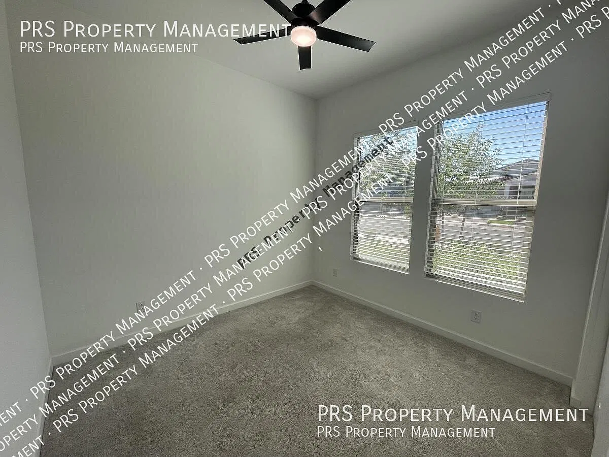 4 bed, 2123 sqft, $2,900 — Photo 4