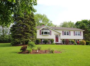27 Hollis Dr, Milford, CT 06461