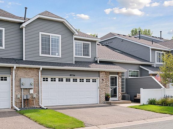 3rd image of 8724 Hastings Cir NE