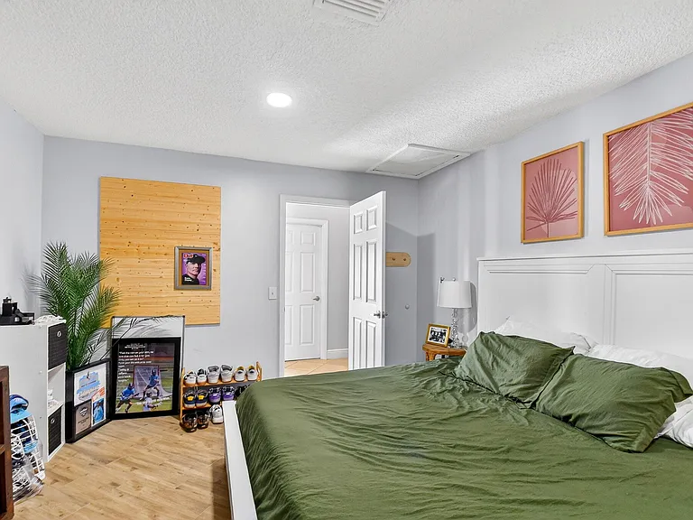 320 Riverdale Rd — Photo 30