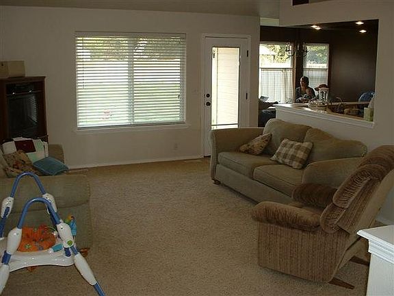 3rd image of 3120 E Laurel Way