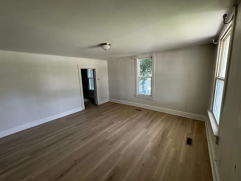 934 N National Ave — Photo 4