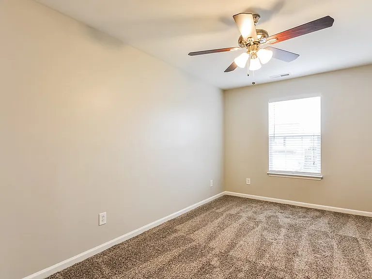 4027 Taylor Oaks Dr — Photo 10