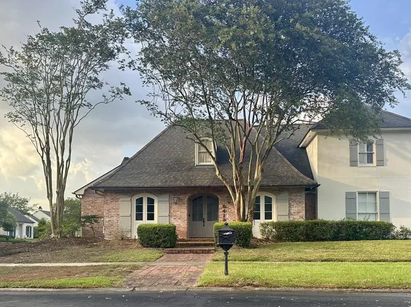 5413 S Pointer Ct, Baton Rouge, LA 70808