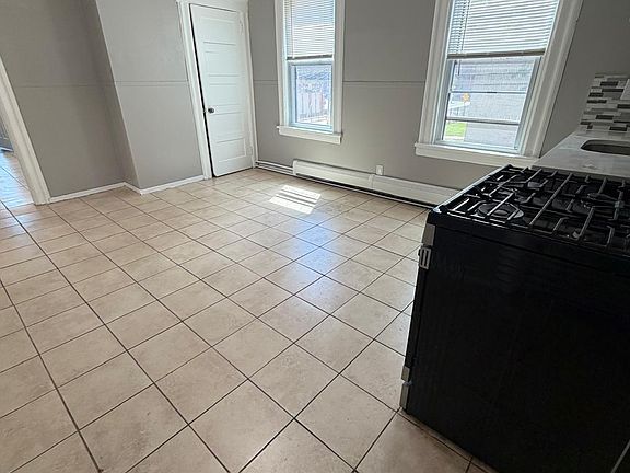 3rd image of 237-239 20th Ave #2