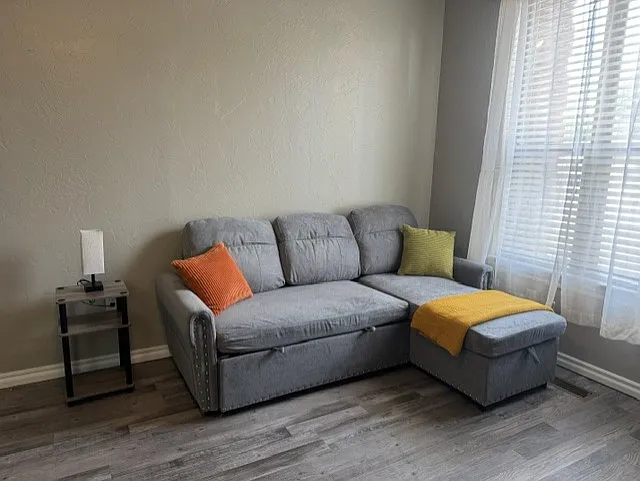 1 bed, 768 sqft, $1,275 — Photo 2