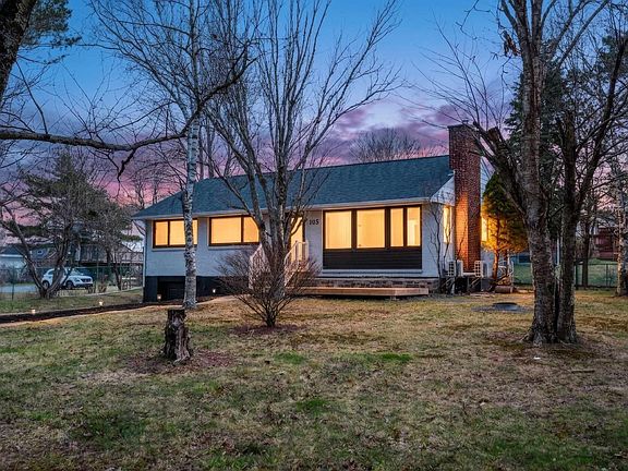 2nd image of 105 Woodlawn Rd