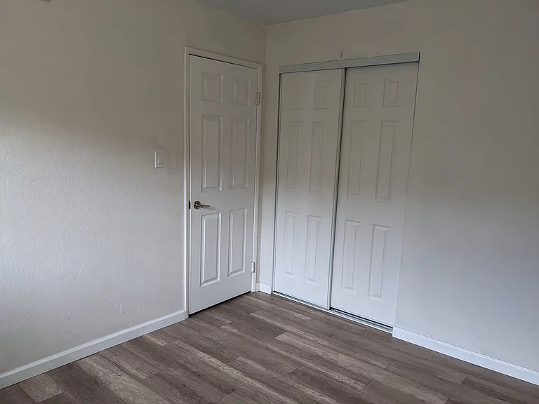 1669 Clarkspur Ln #D1 — Photo 3