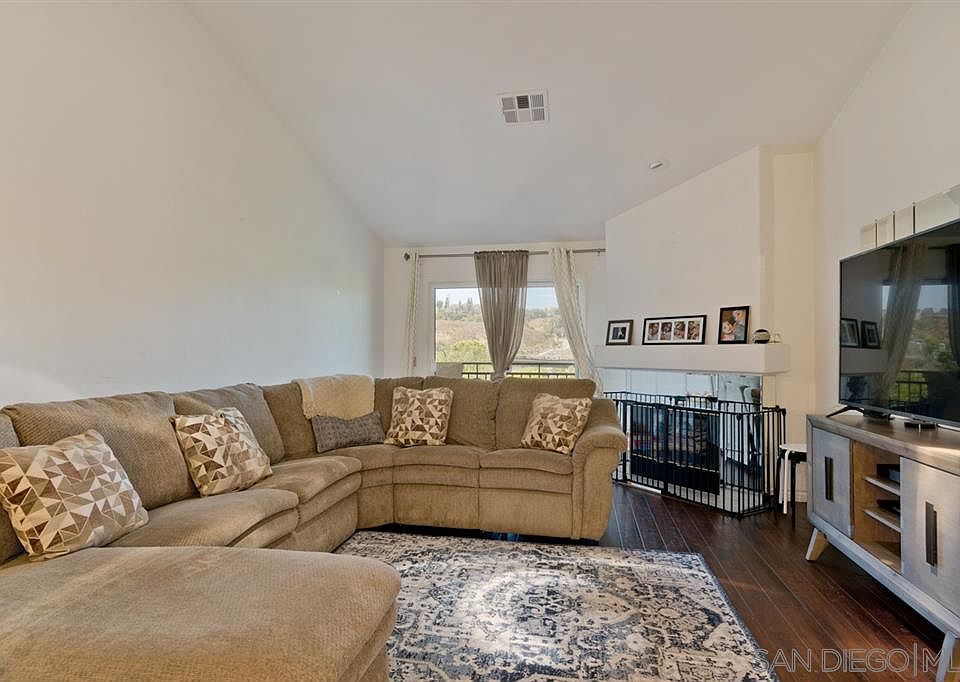 1st image of 580 Camino De La Reina Unit 325