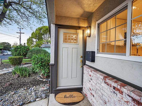 5th image of 1590 Laverne Way