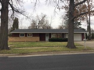 4612 Highcrest Rd, Rockford, IL 61107