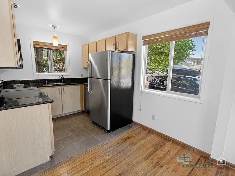 908 SW Gaines St #31 — Photo 12