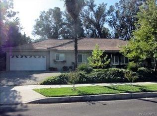 22340 Tiara St, Woodland Hills, CA 91367