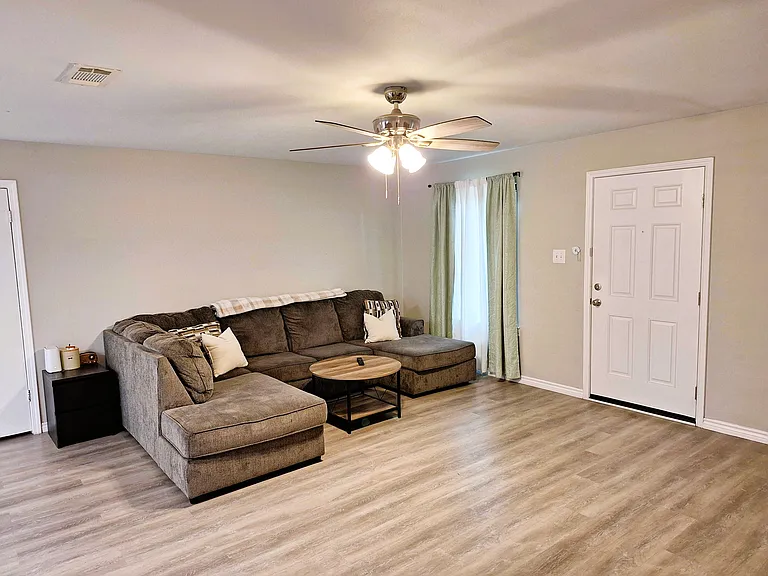 316 N Heights Dr — Photo 8
