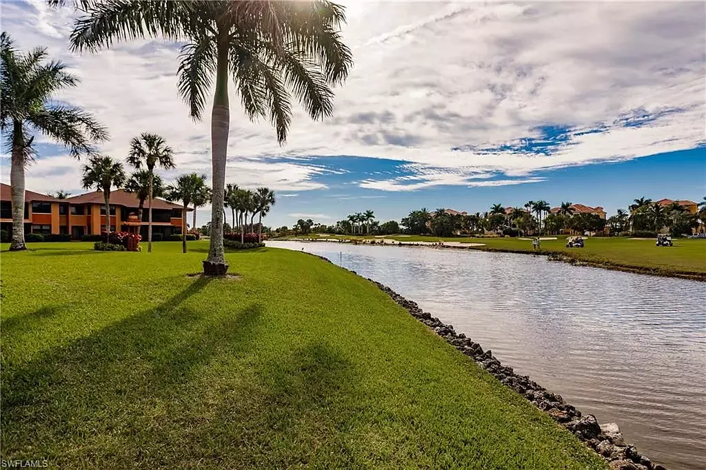 2 bed, 966 sqft, $2,550 — Photo 2