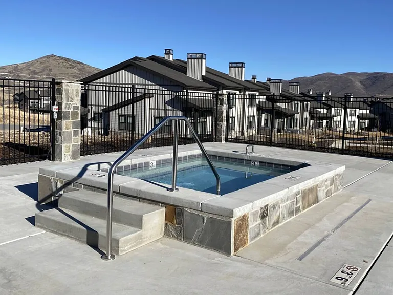 1166 W Helling Cir #104 — Photo 9