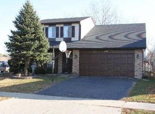 605 Dover Dr, Elgin, IL 60120