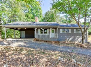 5837 Meadow View Ln, Flowery Branch, GA 30542