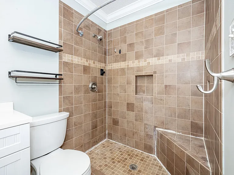 20608 Scarborough Rd — Photo 39