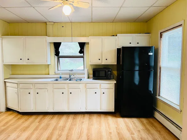 158 Pine St #2, Gardner, MA 01440