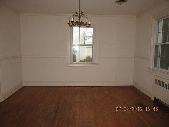 4th image of 836 Hundley St