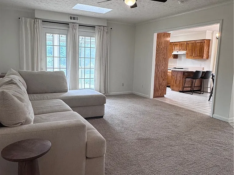 1535 Londonderry Pl — Photo 11