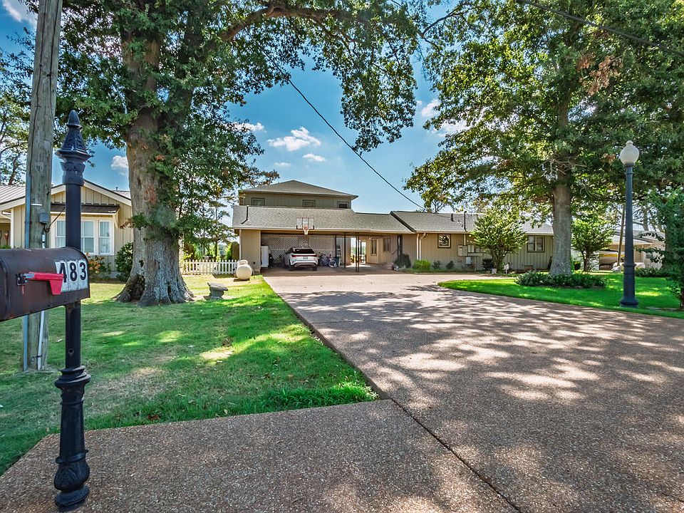 1st image of 483 Lake Dr