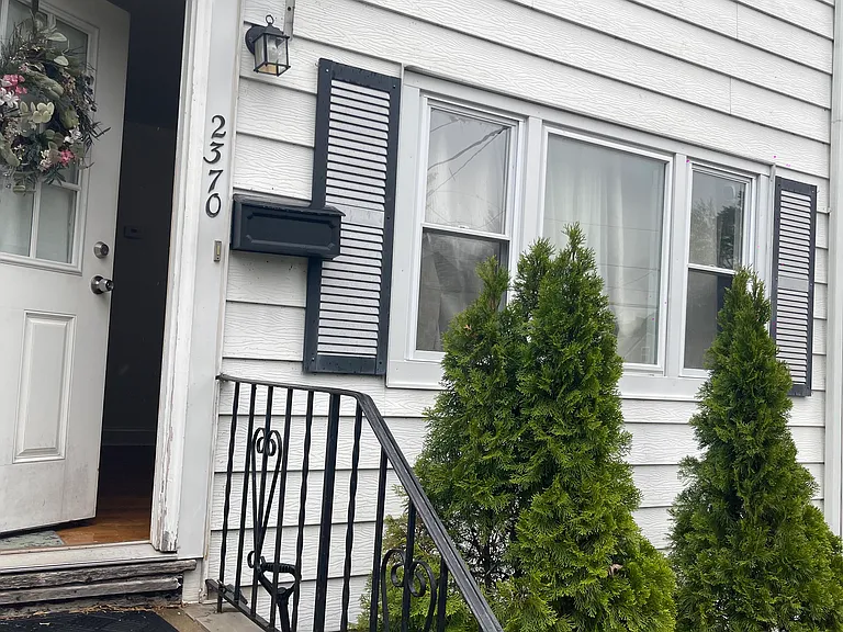 2370 Whittier St — Photo 11