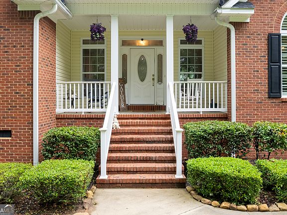 5th image of 140 Honeysuckle Rd NW