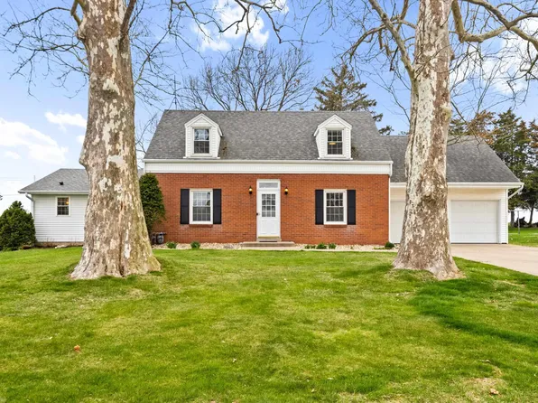 107 N 6th St, Dunlap, IL 61525