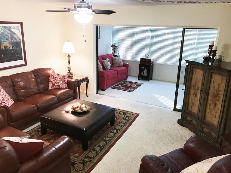 577 Lakeside Dr — Photo 2