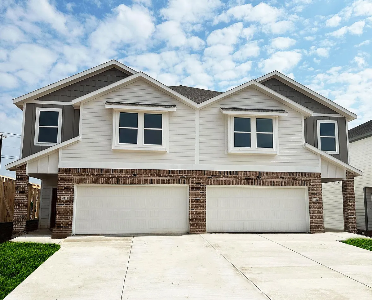 Building Photo - Hampton Villas