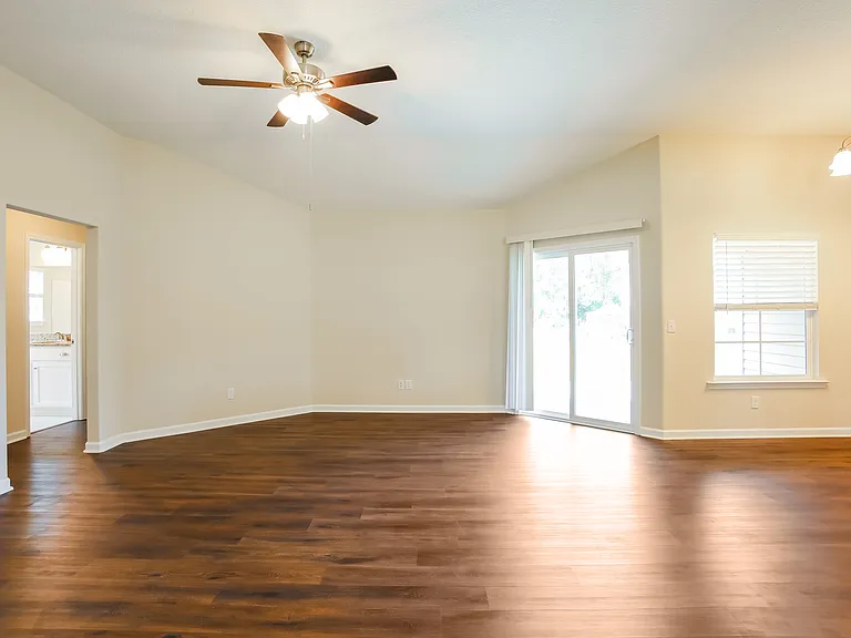 308 Pecan Point Dr — Photo 4