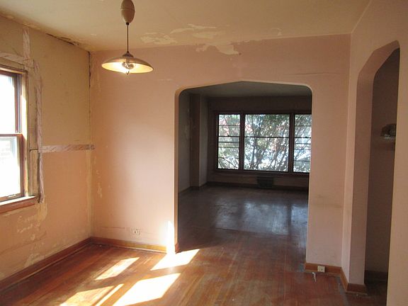 5th image of 4737 S Leamington Ave